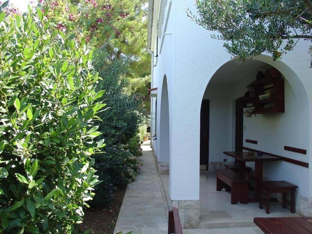 Apartments Nevenka Mali Lošinj Esterno foto